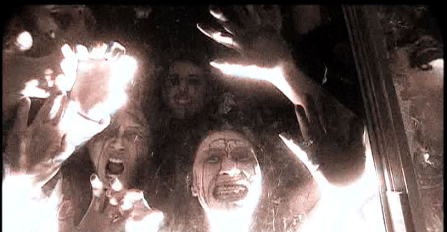 Stillbild ur Awaken the Dead, 01:09:00