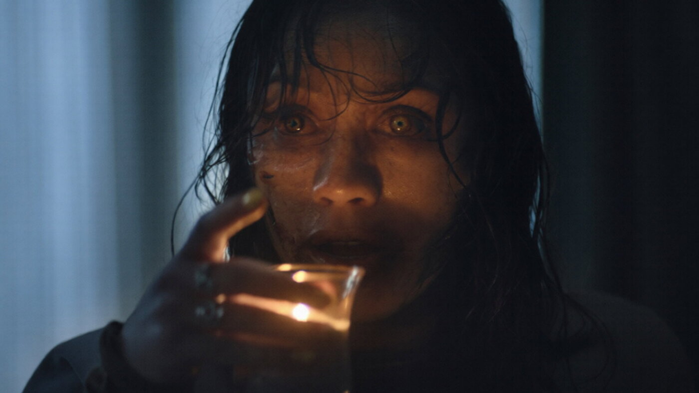 Stillbild ur Evil Dead Burn, 00:54:03