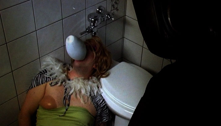 Stillbild ur Gutterballs, 01:65:19