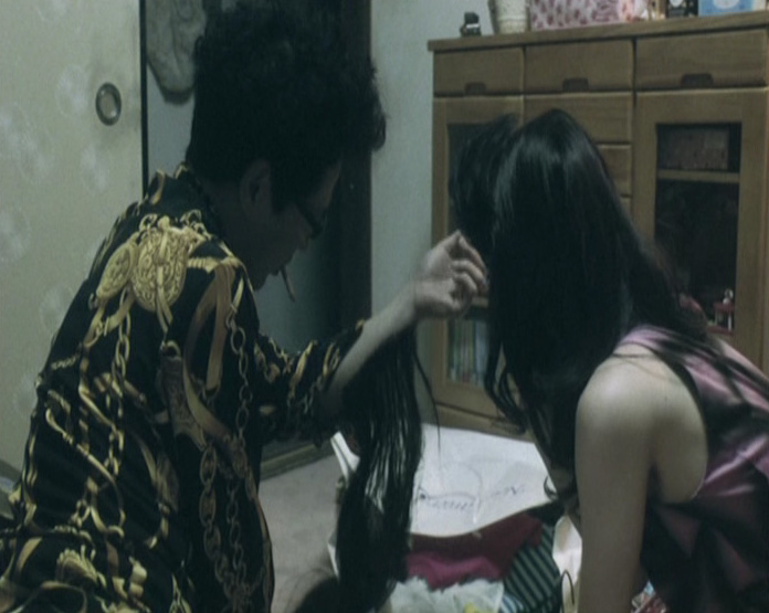 Stillbild ur Exte: Hair Extensions, 01:80:33