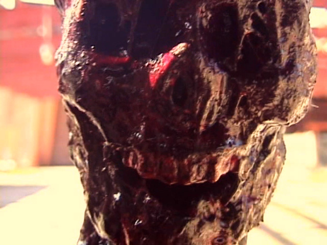 Stillbild ur Kill Them and Eat Them, 01:11:37