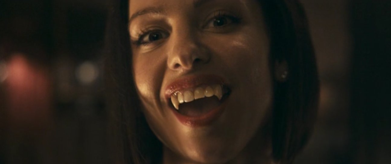 Stillbild ur Lesbian Vampire Killers, 01:47:42