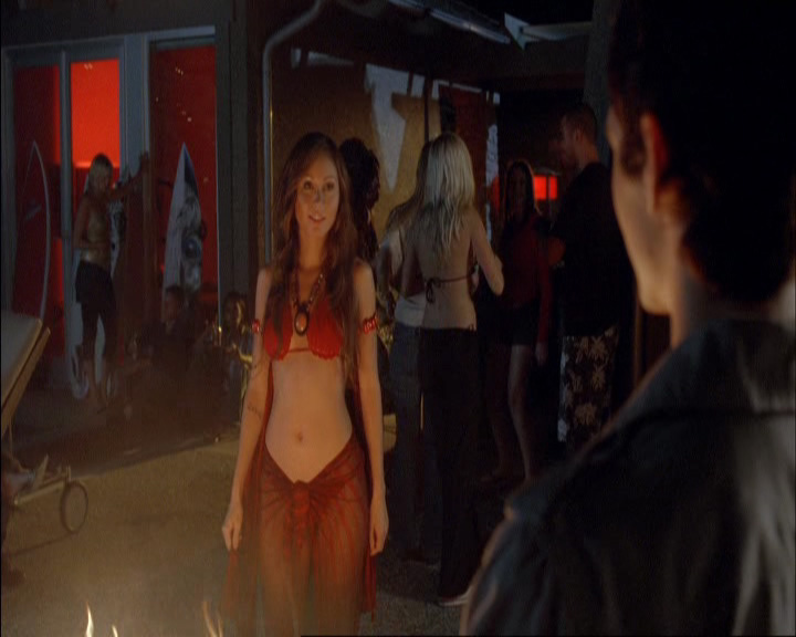 Stillbild ur Lost Boys: The Tribe, 01:43:28