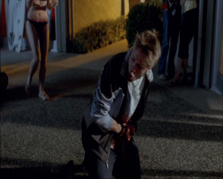 Stillbild ur Lost Boys: The Tribe, 01:51:05