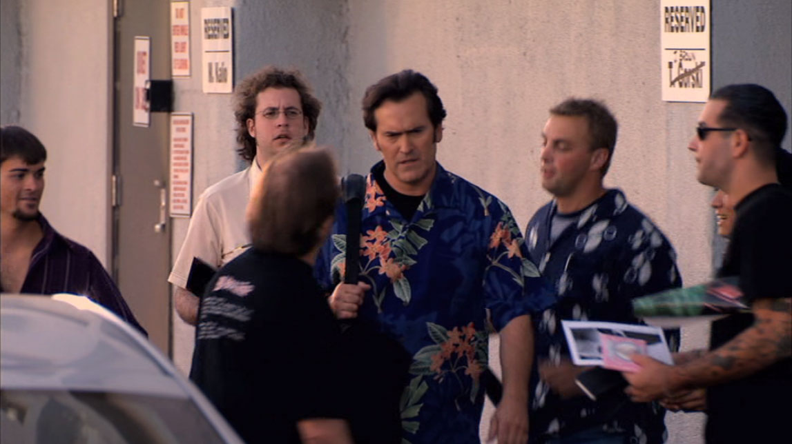 Stillbild ur My Name Is Bruce, 01:33:28