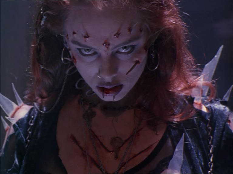 Stillbild ur Return of the Living Dead 3, 01:42:28