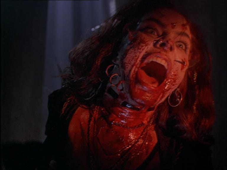 Stillbild ur Return of the Living Dead 3, 01:59:42