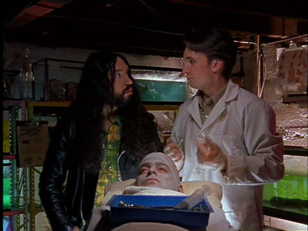 Stillbild ur Rock 'n' Roll Frankenstein, 01:56:42
