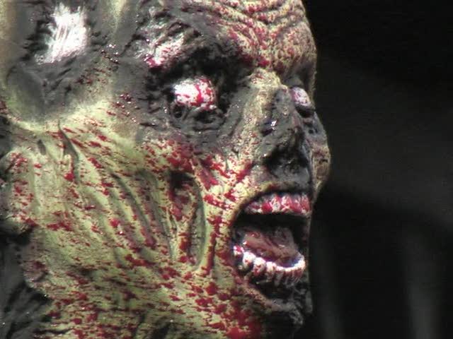 Stillbild ur Splatter Movie: The Director's Cut, 01:44:05