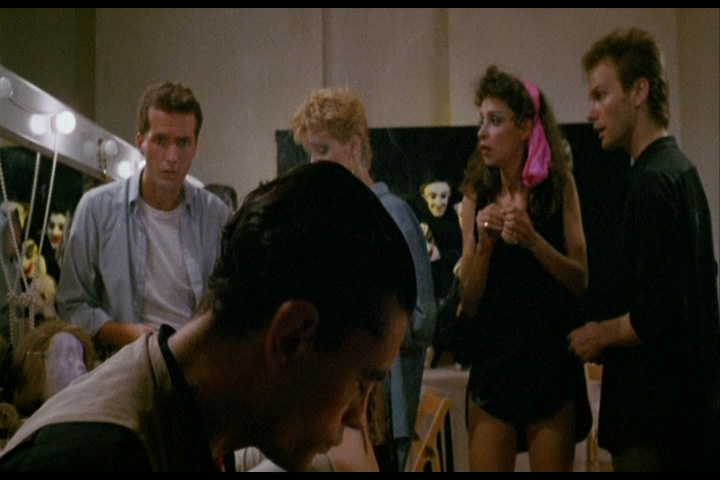 Stillbild ur Stage Fright, 01:44:05