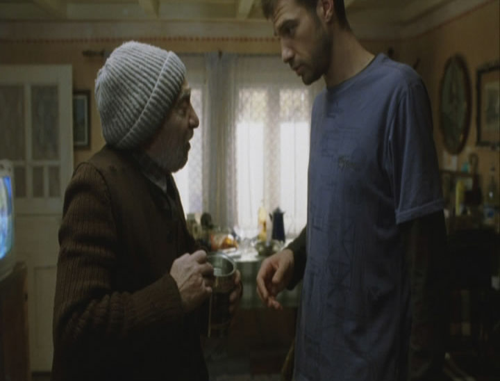 Stillbild ur Strigoi, 01:44:28