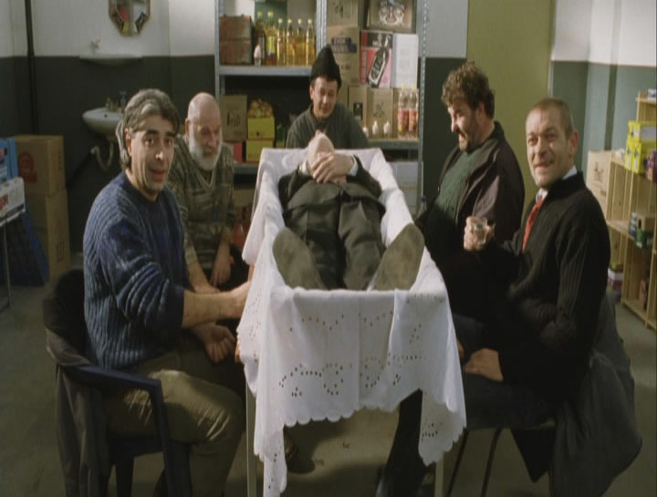 Stillbild ur Strigoi, 01:52:05