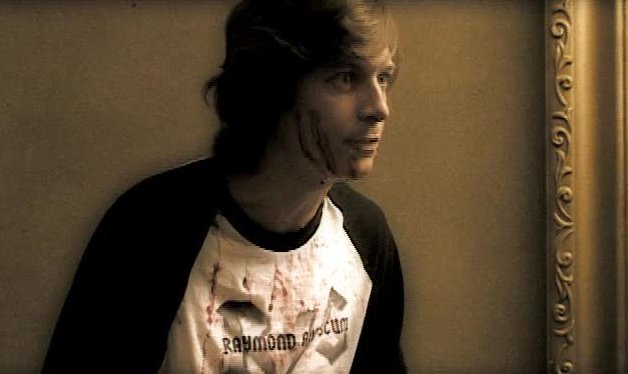 Stillbild ur Stupid Teenagers Must Die!, 01:18:14
