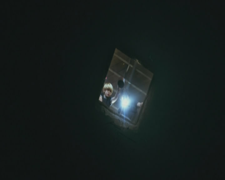 Stillbild ur The Hole, 01:22:14