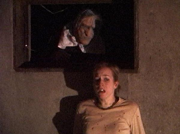 Stillbild ur The Mental Dead, 01:38:42