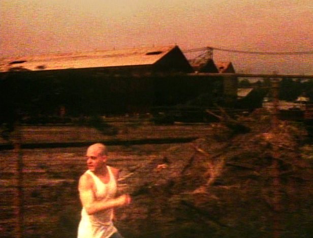Stillbild ur The Severed Head Network, 01:10:00