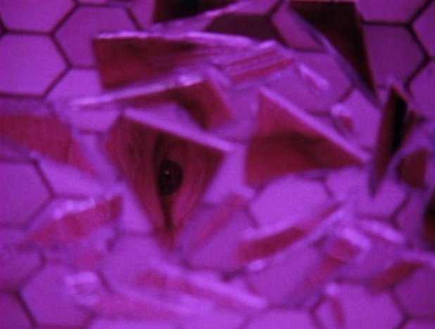 Stillbild ur The Severed Head Network, 01:31:14
