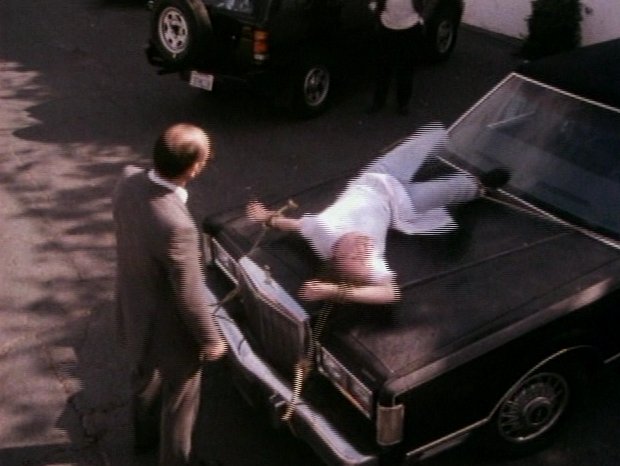 Stillbild ur The Severed Head Network, 01:83:19