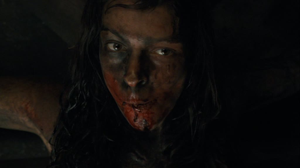 Stillbild ur The Woman, 01:58:42
