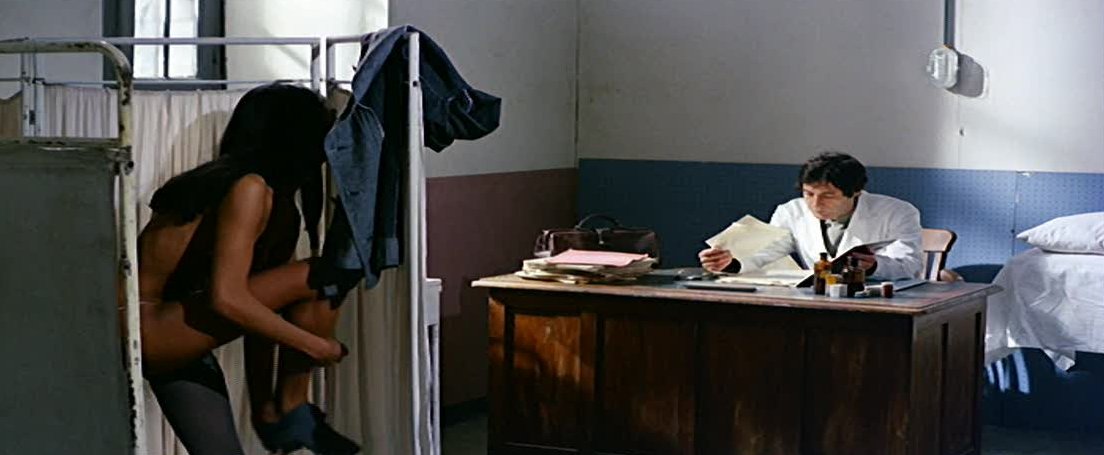 Stillbild ur Violence in a Women's Prison, 01:27:14